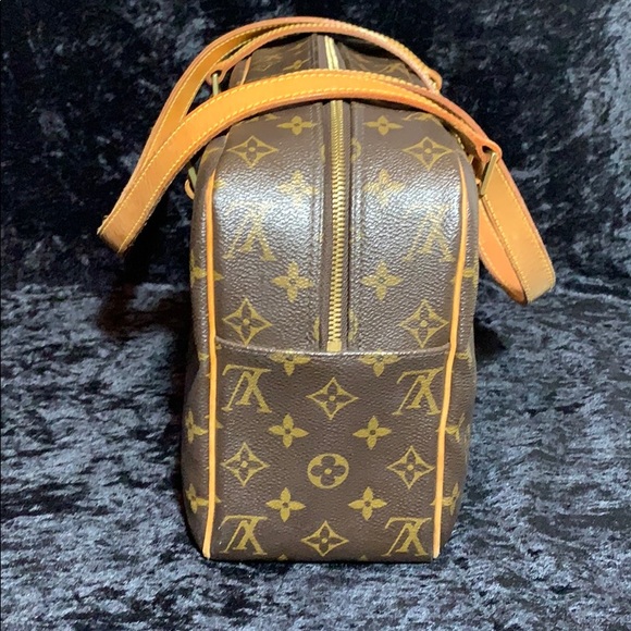 Authentic Louis Vuitton Cite GM - Picture 2 of 15